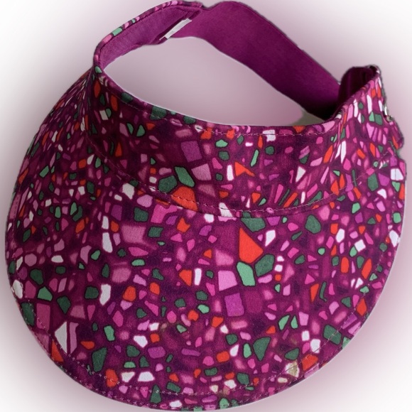 lululemon athletica Accessories - Lululemon pink pattern visor - elastic, adjustable, logoed head strap, Side logo